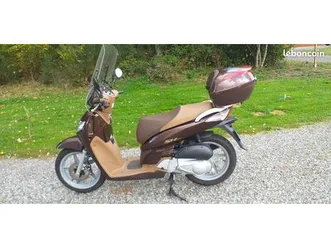 honda 125 sh très bon état
