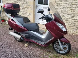 scooter satelis 125
