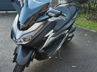 vend honda forza 300