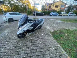 kymco ak 550 grigio