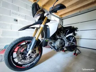 aprilia dorsoduro 750