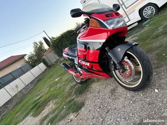 vend ou échange moto 1000f cbr en très bonne état