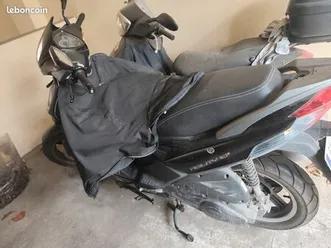 scooter 125 (6500km) 1600