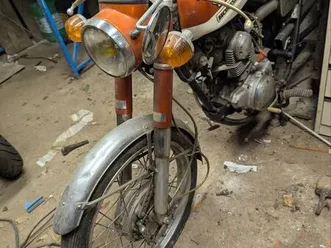 très belle moto honda 125 cb k4 orange et blanche