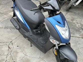 scooter kymco agility comme neuf