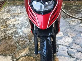 aprilia sr motard