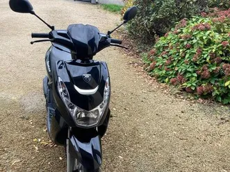 scooter kisbee peugeot 50 cc 2024