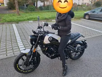 moto 125 benelli leoncino