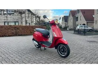 vespa primavera 50, 4t 4v, rosso dragon, 2015, geel kenteken — scooters | vespa — marktplaats