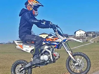 ycf 125