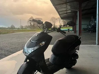 scooter peugeot street zone 50 cc