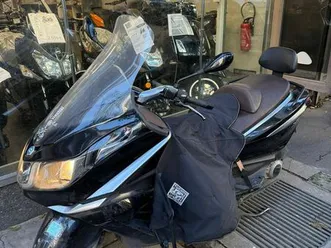 ? piaggio x10 125 – confort & élégance ?