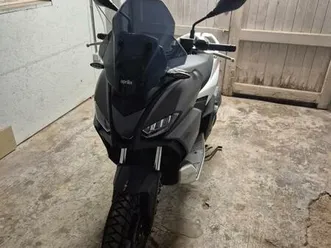 ② aprilia sr 125 cc