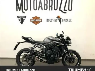 triumph street triple r