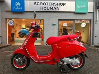 ② vespa primavera 125 cc red edition