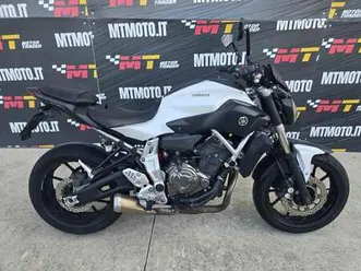 yamaha mt-07 / export video 360 bianco
