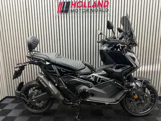 honda x-adv triple black akrapovic