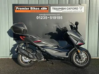 stunning one owner 2025/25 honda forza 125 se motorcycle