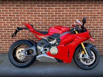 ducati panigale v4 s 1103 cc