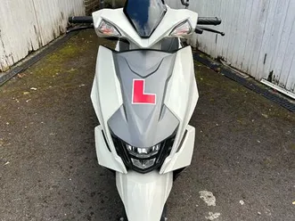 suzuki avenis 125 scooter petrol cvt euro 5 (8 ps) 124 cc