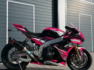 aprilia rsv4 factory racebike