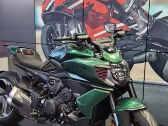 ducati diavel v4 bentley verde