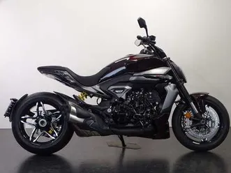 ducati xdiavel v4 zwart