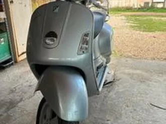vespa gts 250