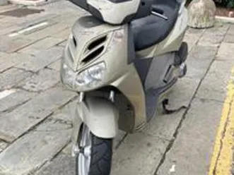 aprilia sportcity 125 - 2012