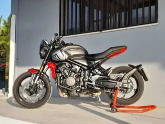 triumph trident 660 grigio