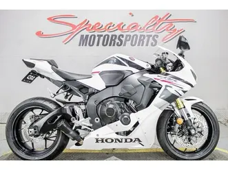 2025 honda cbr1000rr