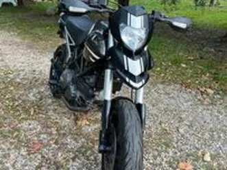 ducati hypermotard 796 patente a2