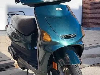 ② mbk yamaha scooter. in jaguar groen. met alle papieren