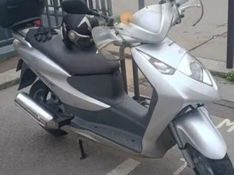 scooter honda dylan