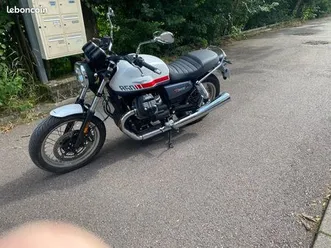 moto guzzi v7 2025
