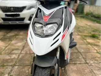 scooter aprilia sr
