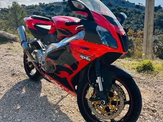aprilia rsv 1000 r