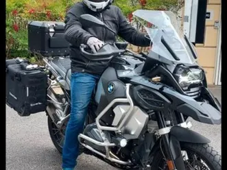 moto bmw 1250 gs aventure