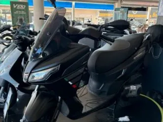 aprilia sxr 50 2025 50 cm3 | scooter | 210 km | noir | 83000 toulon