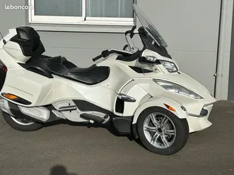 can am spyder rt