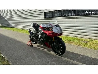 yamaha r1