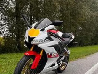 yamaha yzf r-125 60th anniversario