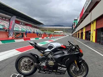 ducati panigale v4 s