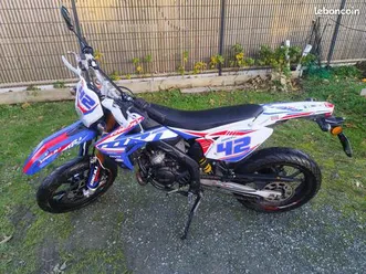 moto 50cm3 rieju mrt pro