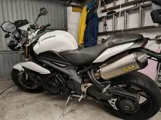 triumph speed triple 1050 abs