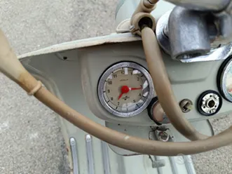 lambretta ld 150 conservata con orologio veglia