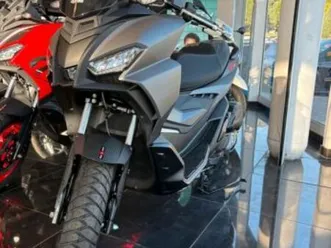 aprilia sr 125 gt 2025 125 cm3 | scooter | 180 km | gris | 83000 toulon