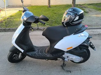 a vendre scooter piaggio zip