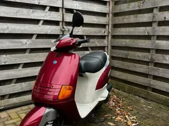 piaggio skr 125 2-takt bordeaux rood :skipper 125 — scooters | piaggio — marktplaats