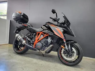 ② ktm superduke 1290 gt (année de construction 2018)